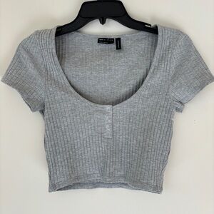 NWOT ASOS deep scoop neck crop baby tee in rib with snaps in gray heather US8